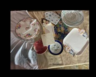 Mixed Kitchen & Serving Pieces