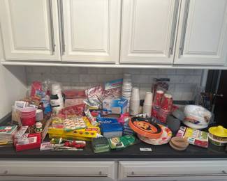 Bulk Party & Holiday Supplies
