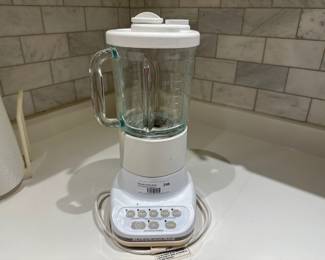 KitchenAid White Blender with Glass Pitcher