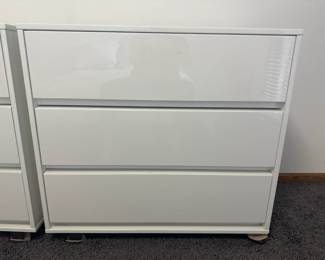 Modern White 3-Drawer Dresser