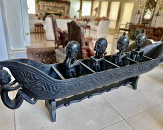 African Folk Art
Carved men in a boat