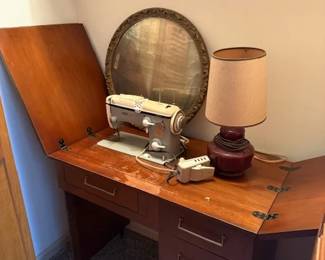 Vintage PFAFF Sewing Machine 