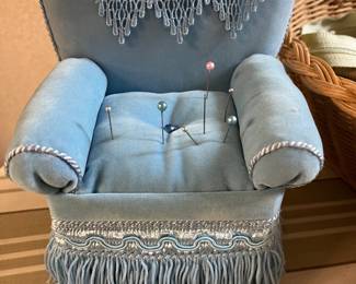 Cutest lil Vintage pin cushion...lots of sewing items!