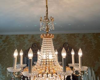 Beautiful crystal chandelier! Gorgeous piece in very good condition! IF you want this, bring someone to remove and we will plate the hole...it's so lovely!