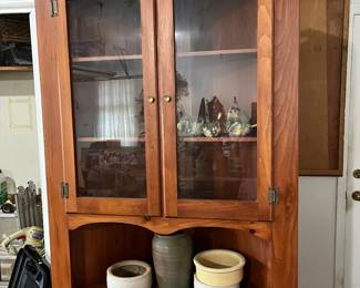 Lovely corner cupboard! This is in great shape, pine with a cherry stain...so pretty!