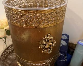 Vintage gold bathroom sets/4 wastecans that match the vanity sets!