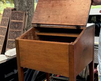 Plantation slant desk 