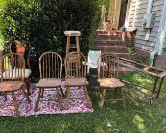 4 Windsor chairs
Miscellaneous chairs and bar stools