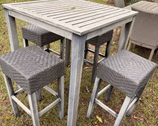 Outdoor table and 4 stools 