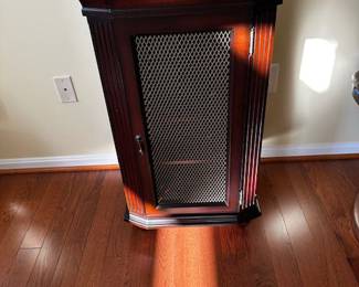 Wine cabinet with removable marble tray