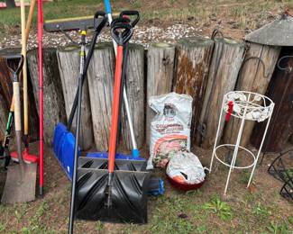 Outdoor tools, Manure & Plantstands