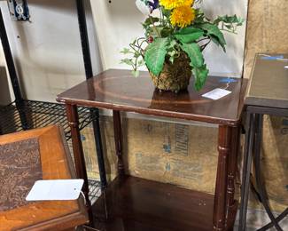 Inlay side table with cute artificial flowers