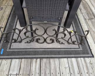 Cast iron accent pieces (2 of 2)