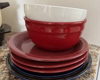 Simple bowl and plates