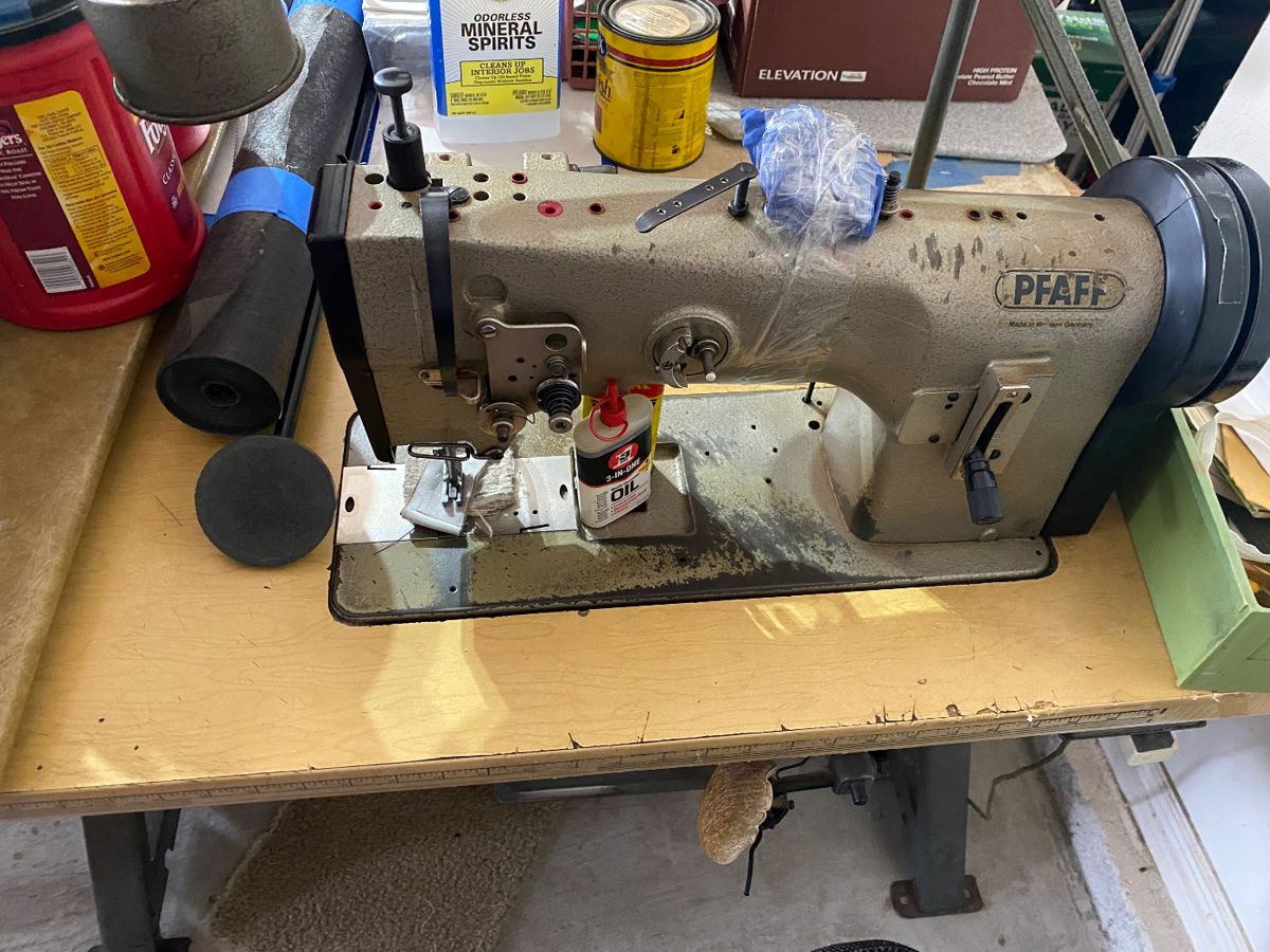 Professional upholstery machine. Pfaff Brand