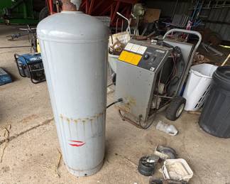 Propane tank. And other misc
Gravity wagon NOT FOR SALE