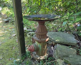 Fire hydrant/Bird bath.