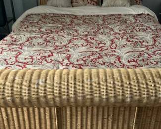 Queen Size Wicker Rattan Metal Sleigh Bed