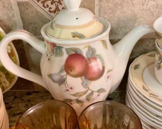 Noritake China 8 Piece Place Setting