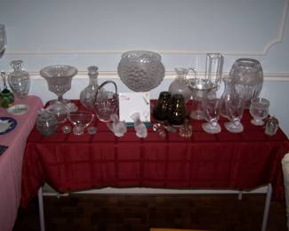 TIFFIN, LALIQUE & OTHER GLASS PIECES