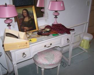 WHITE VANITY & STOOL, PAIR OF PINK LAMPS & MISC.