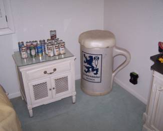 NIGHTSTAND, BEERCANS & LARGE LOWENBRAU STEIN