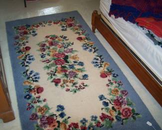 AREA RUG