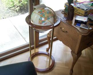 GLOBE IN STAND