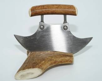 Ulu Knife with Horn Handle and Stand