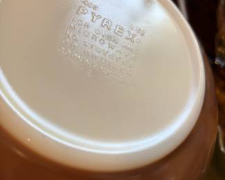 PYREX Woodland Brown Nesting Mixing Bowls