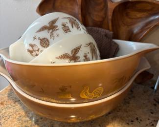 PYREX Early American Mixing Bowls
