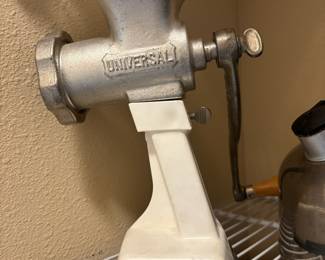 Universal 400 Meat Grinder