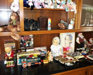 Vintage Toys, Dolls,  and Collectibles, Christmas