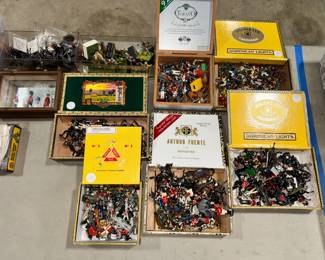 Vintage Metal Soldiers and Horses Orlando Estate Auction