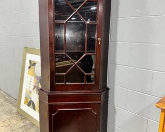 Corner Hutch Orlando