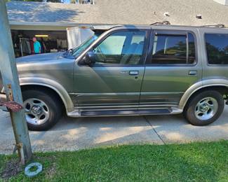 2001 Ford Explorer Eddie Bauer edition. 