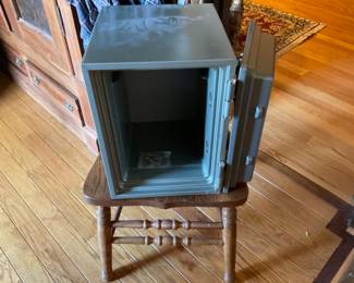 Very nice heavy duty safe, we do have the combo