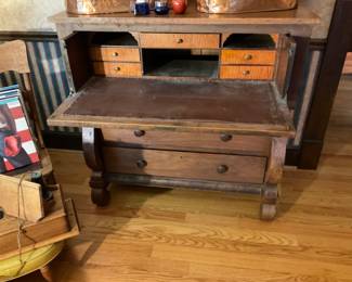 Antique, chest of drawers/secretary desk