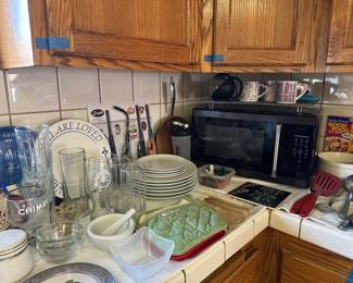 Hamilton Extra white dishes, special today plates