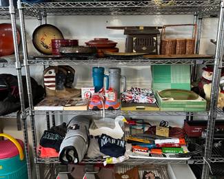 Small train set, gold lacquer wear plates new inbox to per box Miscellaneous lacquerware, serving bowls and plates, camping gear