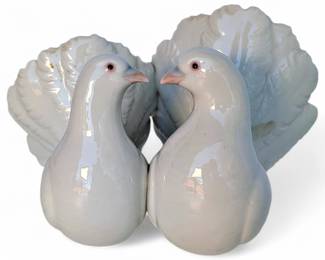 Lladro 1169 Couple of Doves Figurine 1971