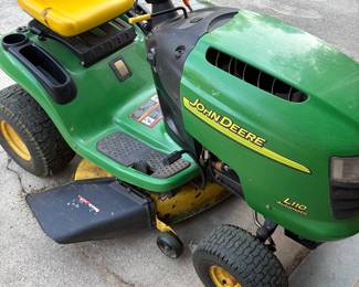 John Deere Riding Mower