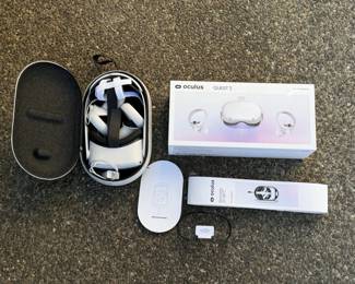 79 VirtualEscapeOculusQuest2VRHeadsetwithControllersBox