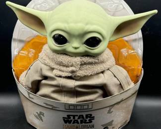 13 GroguinBox11InchMandalorianTheChildCollectibleFigure