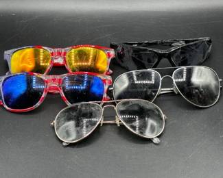 25 ShadesofthePast5PairsofVintageSunglassesfromthe70s90s