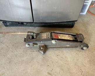 hydraulic floor jack
