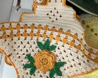 Crochet yellow and white basket purse