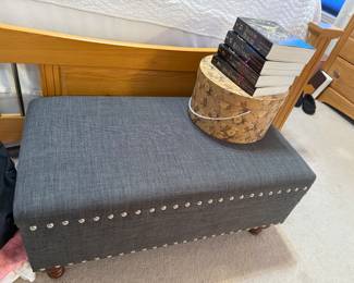 Storage ottoman