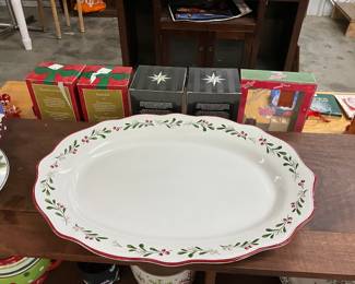 Better Homes & Gardens Mistletoe Serving Platter