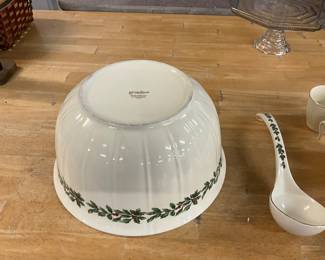 Formalities by Baum Bros Holly Collection Bowl